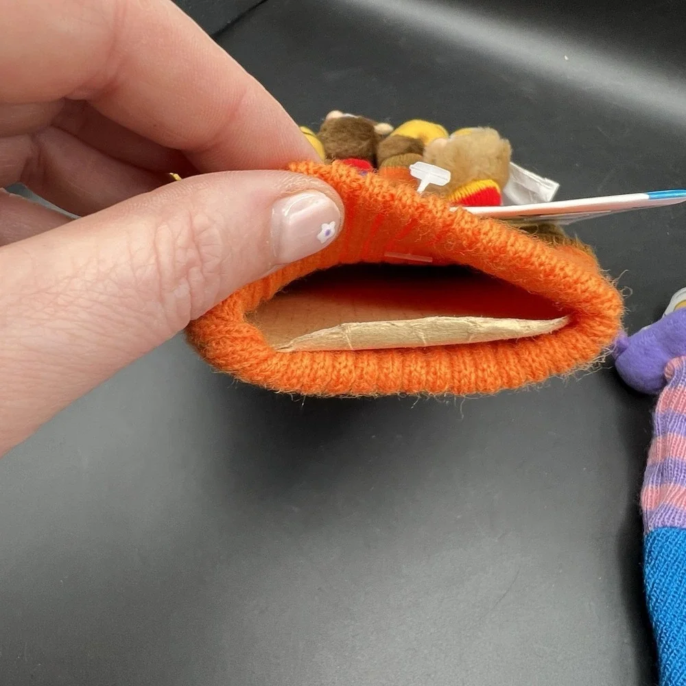 2 Dakin Story Time Mitt Puppets Hand Finger Fairy Tales Rhymes Knit Glove NEW